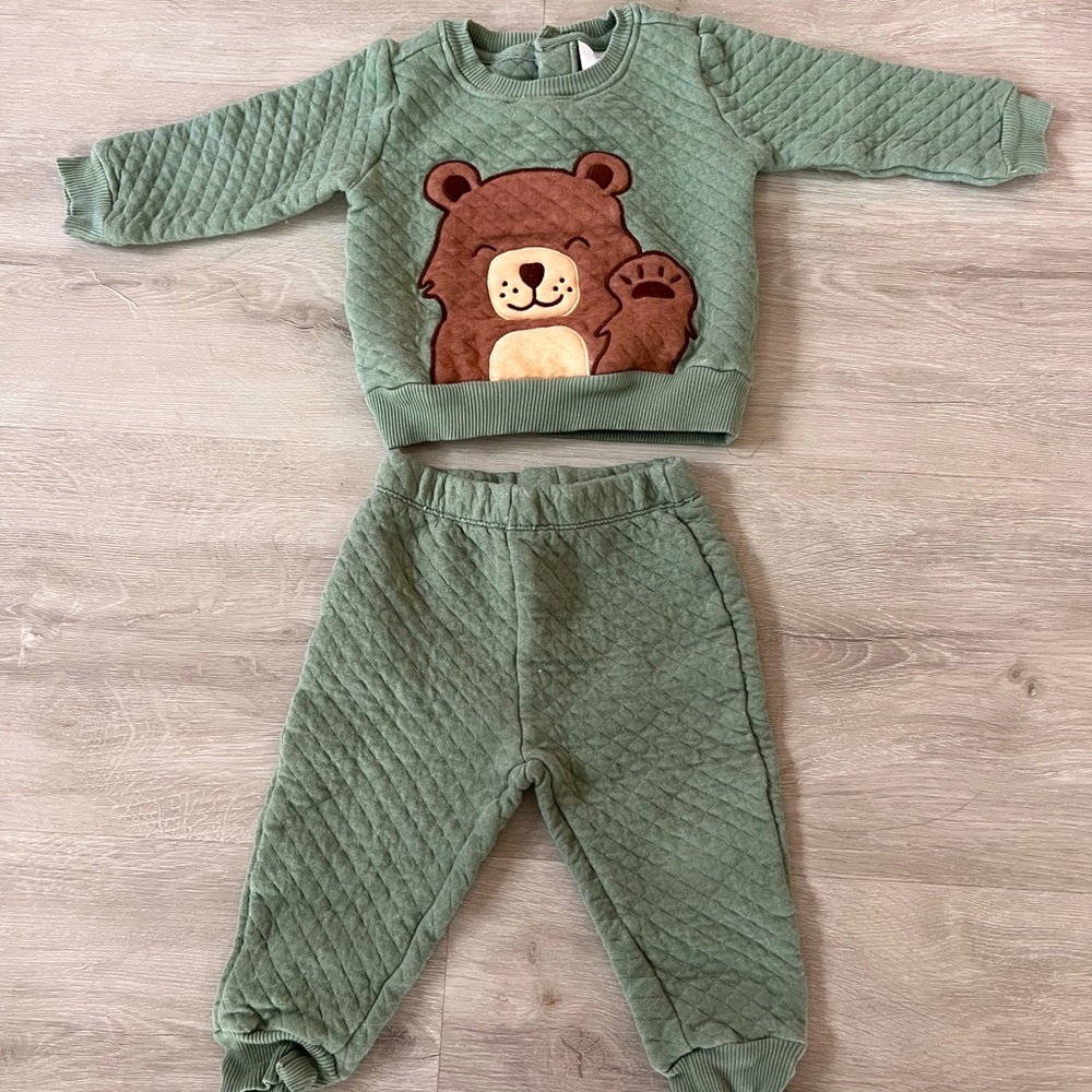 Bear quilted pattern sweater and pants